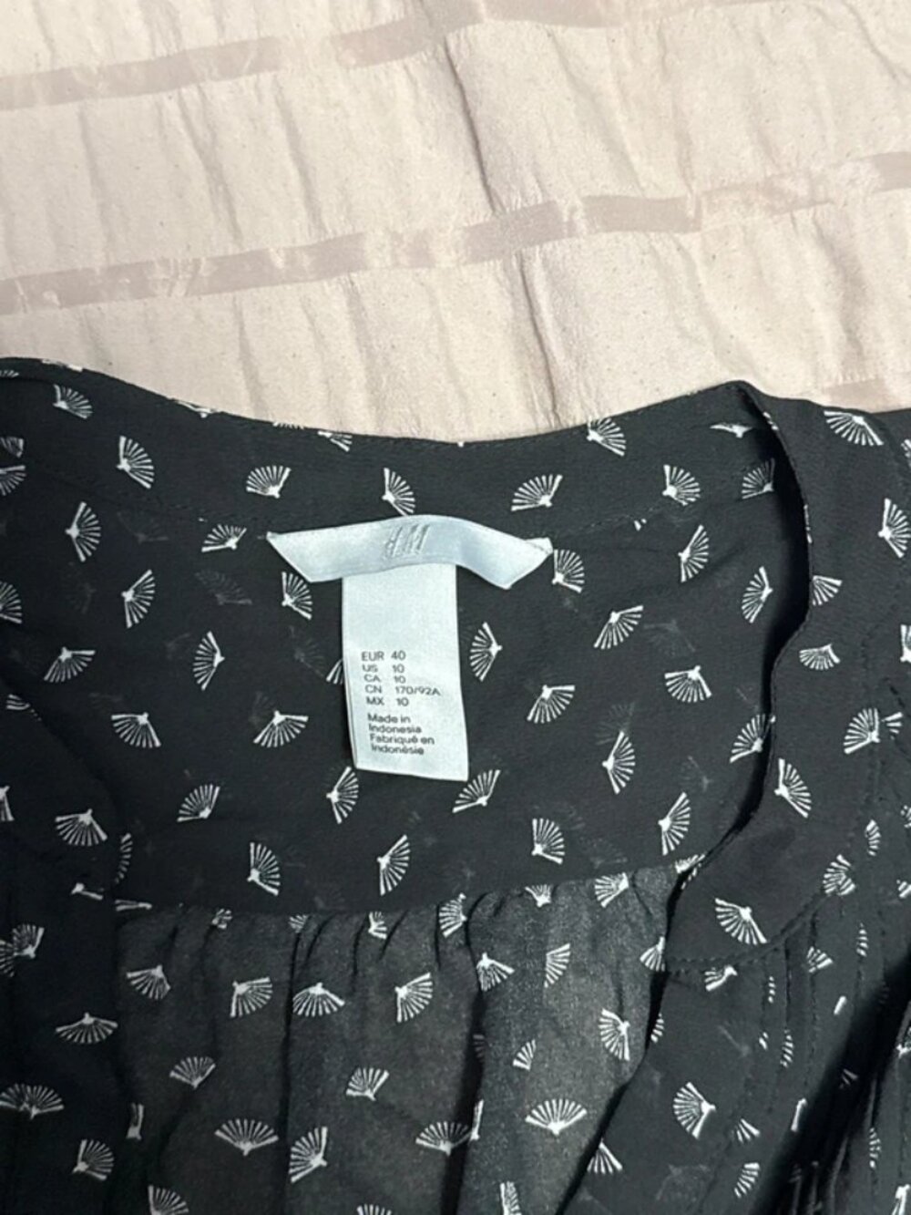 H&M blouse - Picture 3 of 4